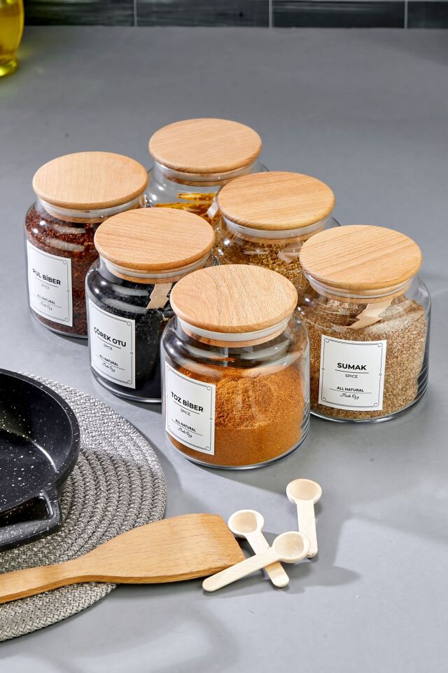 Ahşap Kapaklı Etiketli 500 ml 6 Adet Kavanoz Ve 6 Adet Mini Baharat Kaşığı 12 Parça Baharat Seti