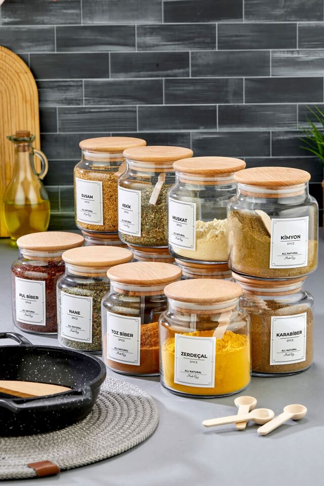 Ahşap Kapaklı Etiketli 500 ml 12 Adet Kavanoz Ve 12 Adet Mini Baharat Kaşığı 24 Parça Baharat Seti