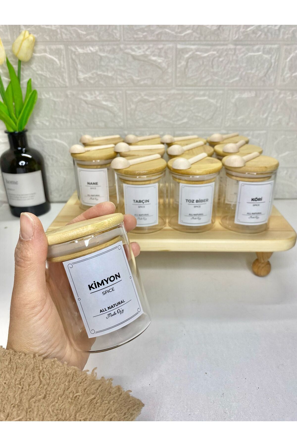 12'li Etiketli 200 ml Bambu Vakum Kapaklı Borosilikat Cam Baharatlık Saklama Kabı Seti(Kaşık Dahil