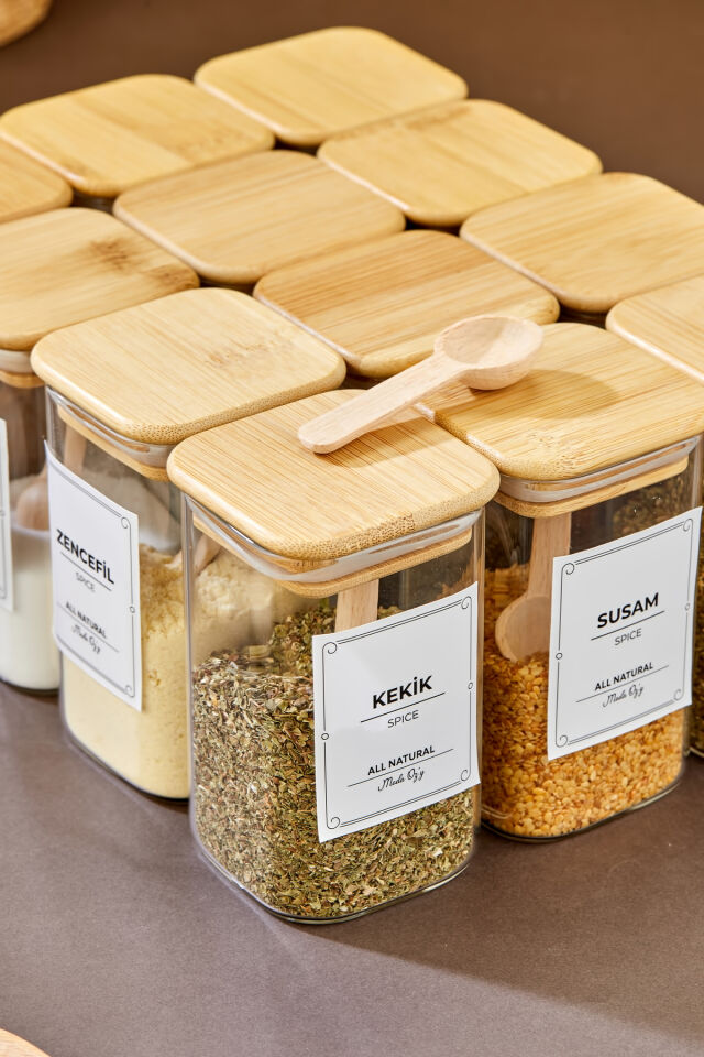 12'li Etiketli 250ml KARE Bambu Vakum Kapaklı Borosilikat Cam Baharatlık Seti Kaşıklı Etiketli