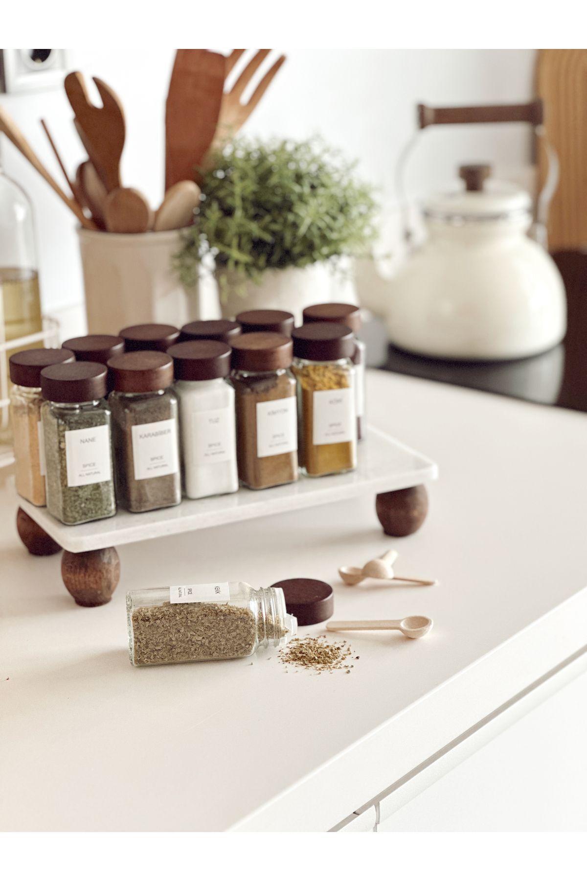 12li Akasya Kapaklı 120ml Cam Baharatlık Baharat Seti (Suya Dayanıklı Etiket)