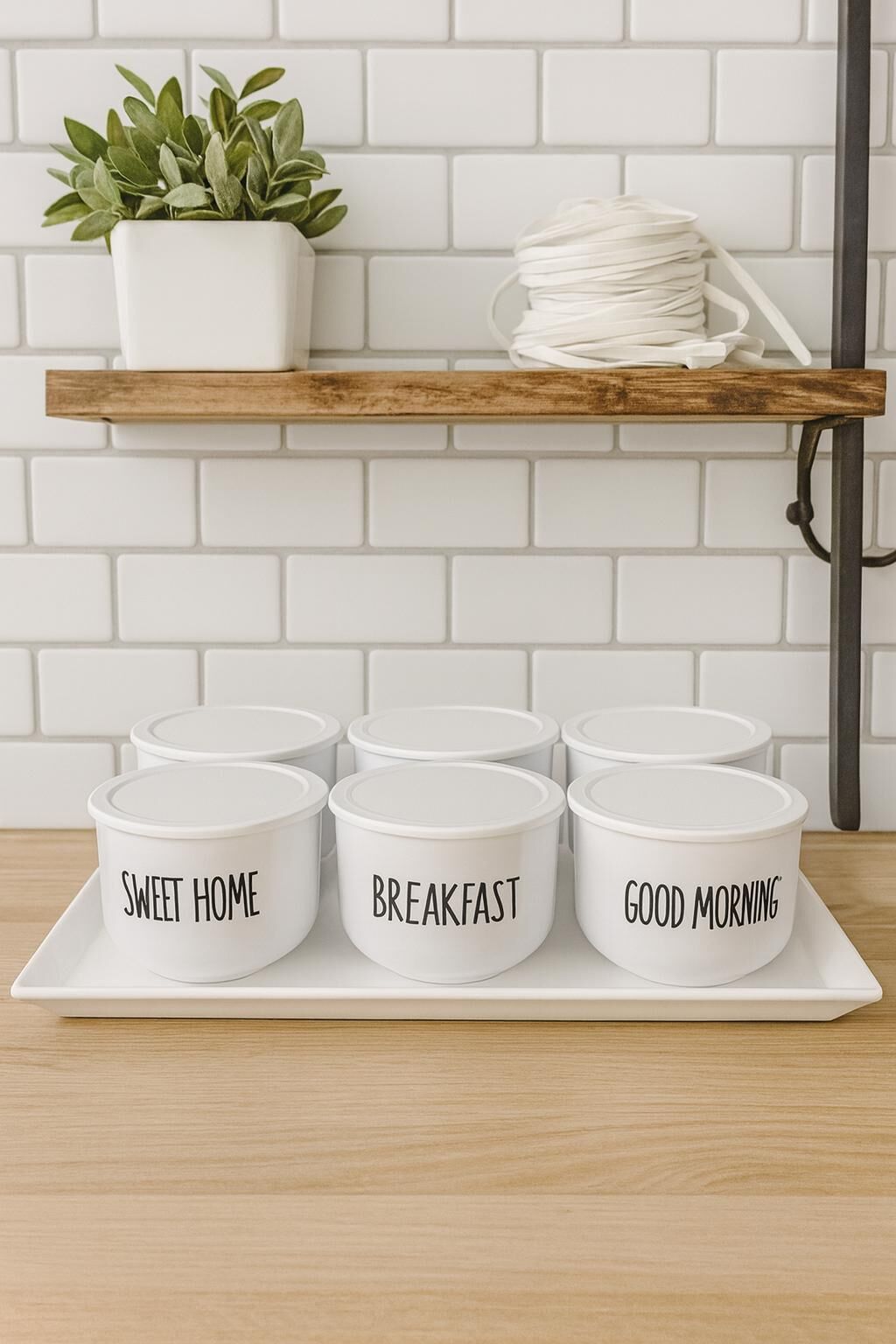 6'lı 400ml Akrilik(Plastik) Saklama Kabı Melamin Sunum Tepsili Kahvaltı Seti Şeffaf Etiketli 7 Parça