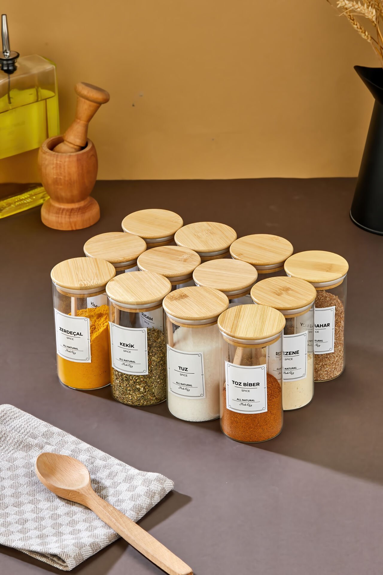 12'li Etiketli 300ml Bambu Vakum Kapaklı Borosilikat Cam Baharatlık Saklama Kabı Seti(Kaşık Dahil)