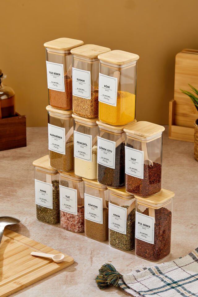 12'li Etiketli 300ml  KARE Bambu Vakum Kapaklı Borosilikat Cam Baharatlık Seti Kaşıklı Etiketli