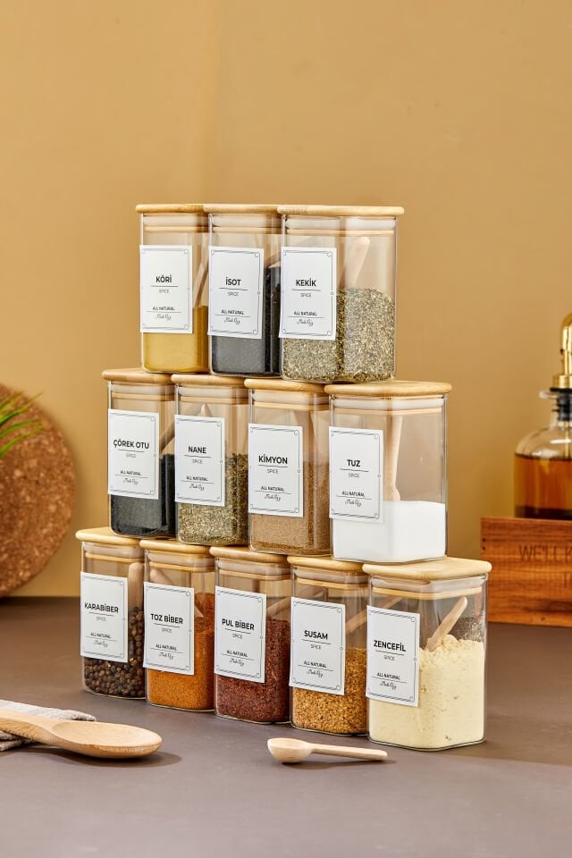 12'li Etiketli 250ml KARE Bambu Vakum Kapaklı Borosilikat Cam Baharatlık Seti Kaşıklı Etiketli