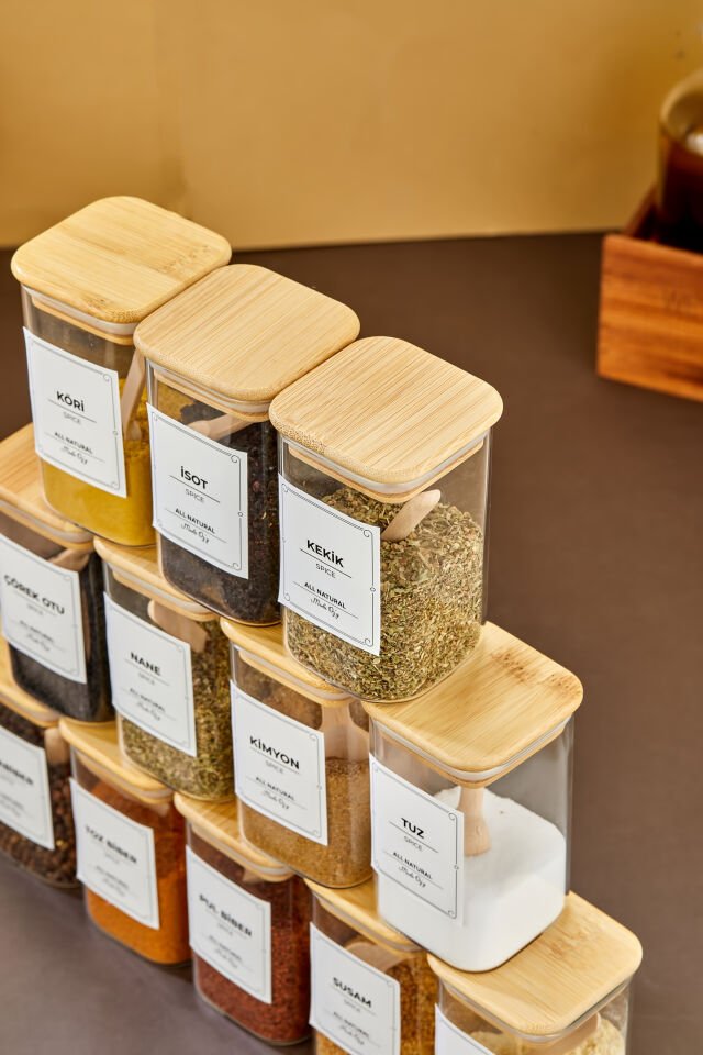 12'li Etiketli 250ml KARE Bambu Vakum Kapaklı Borosilikat Cam Baharatlık Seti Kaşıklı Etiketli