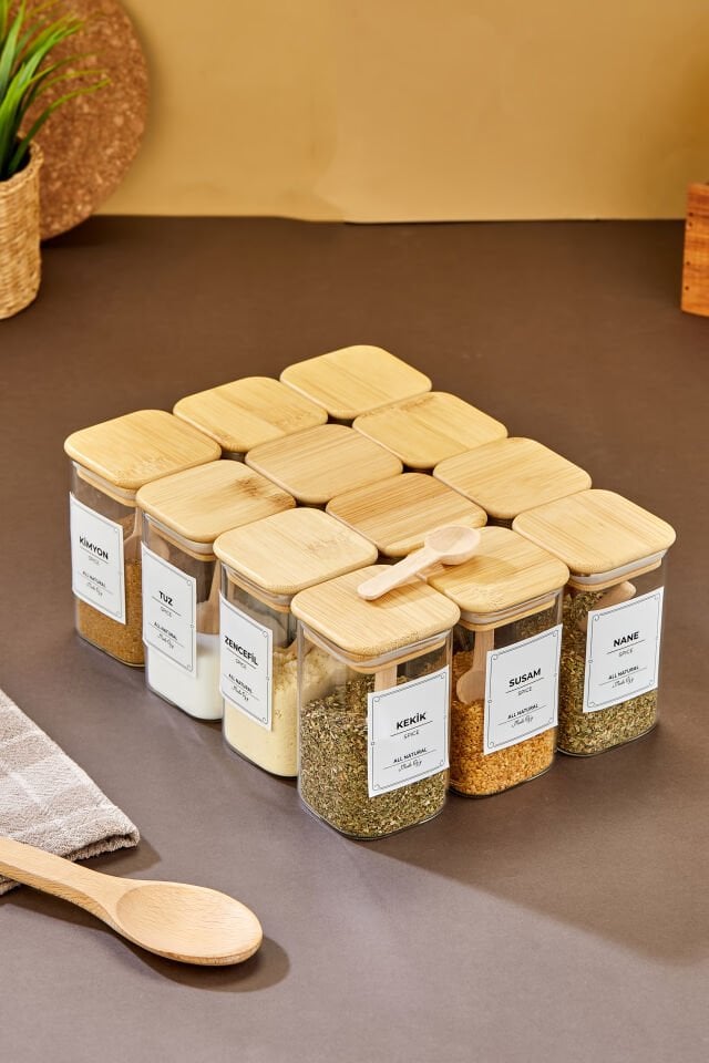12'li Etiketli 250ml KARE Bambu Vakum Kapaklı Borosilikat Cam Baharatlık Seti Kaşıklı Etiketli