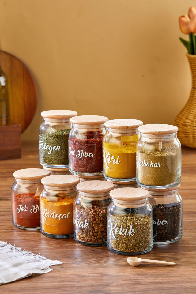 Etiketli Ahşap Kapaklı 300 ml 12 Adet Kavanoz Ve 12 Adet Mini Baharat Kaşığı - 24 Parça Baharat Seti
