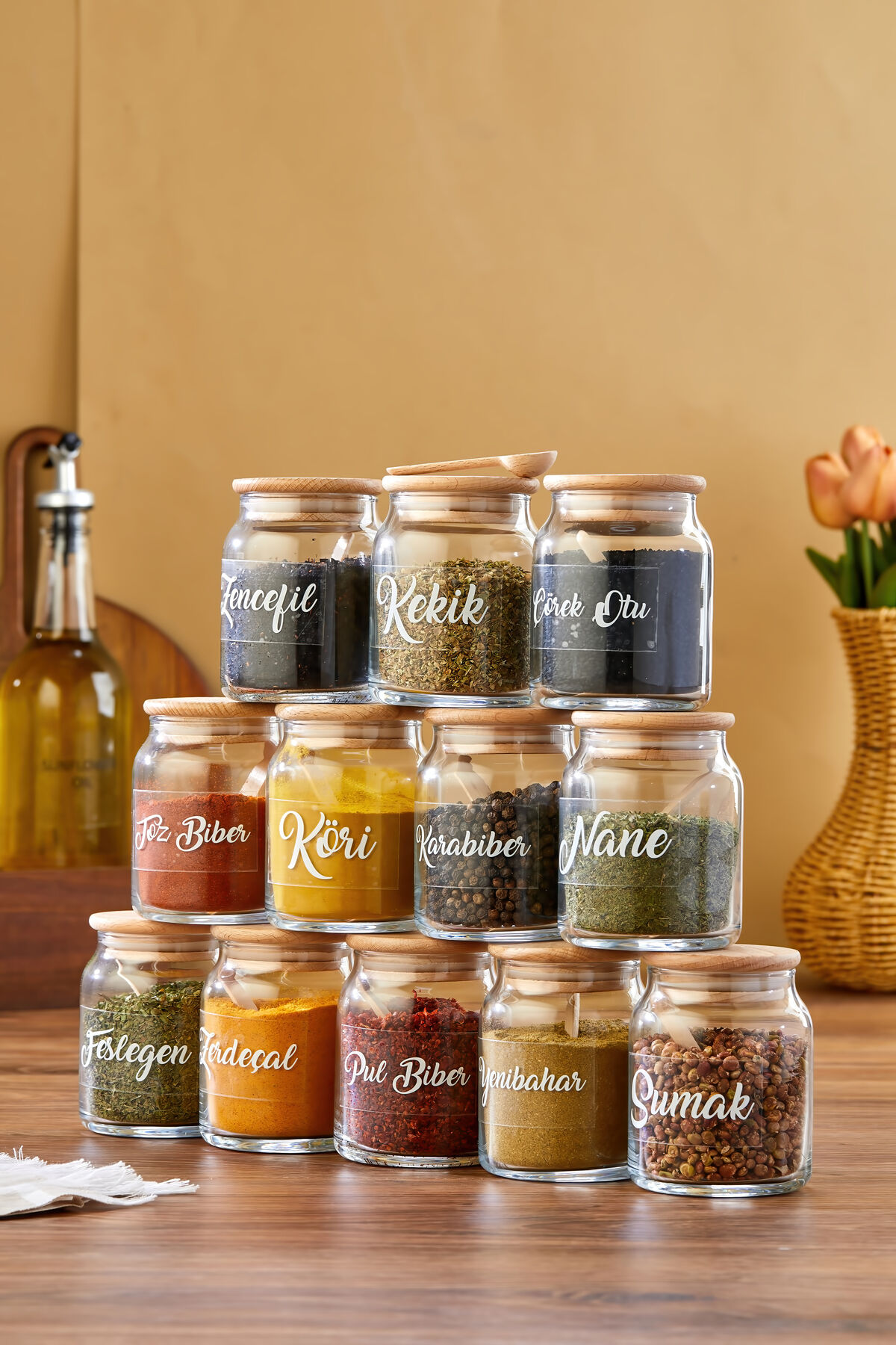 Etiketli Ahşap Kapaklı 300 ml 12 Adet Kavanoz Ve 12 Adet Mini Baharat Kaşığı - 24 Parça Baharat Seti