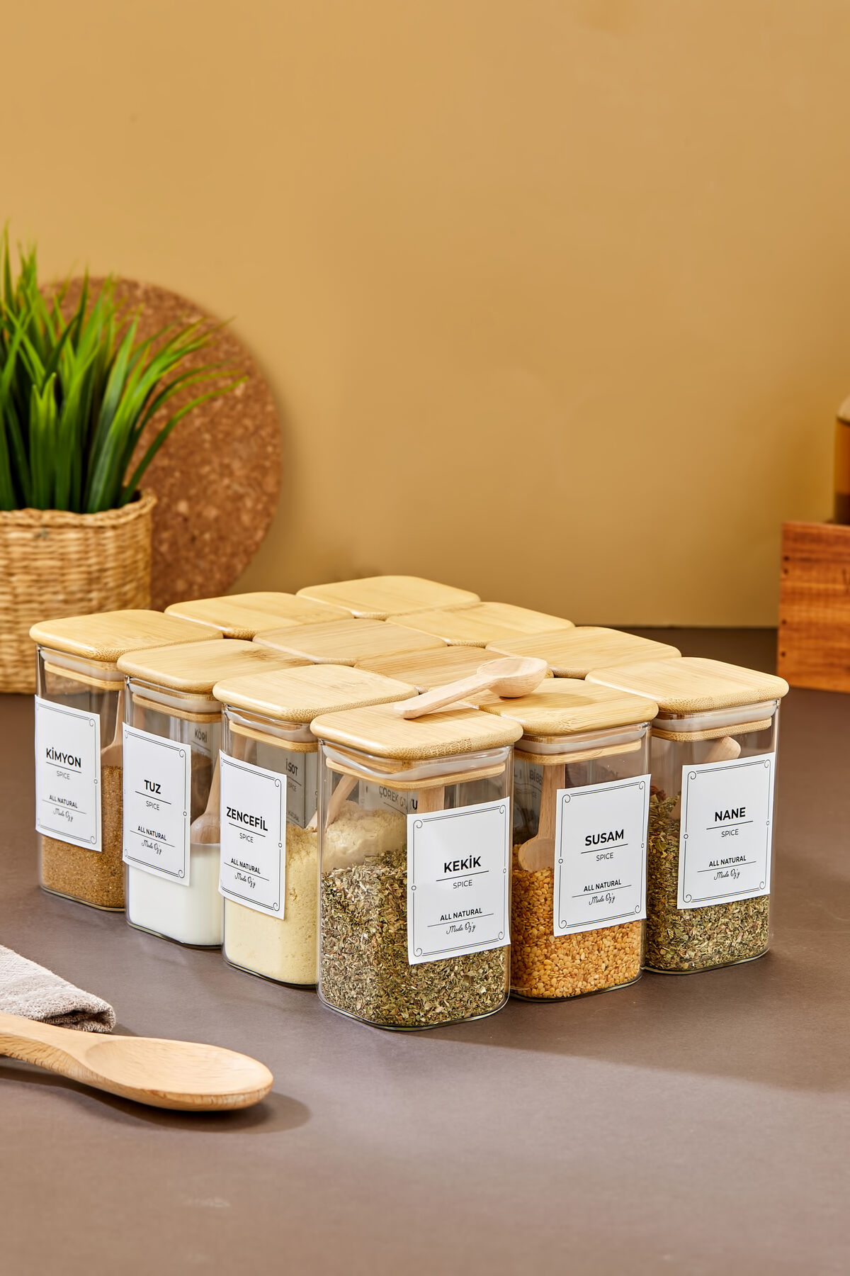 12'li Etiketli 250ml KARE Bambu Vakum Kapaklı Borosilikat Cam Baharatlık Seti Kaşıklı Etiketli