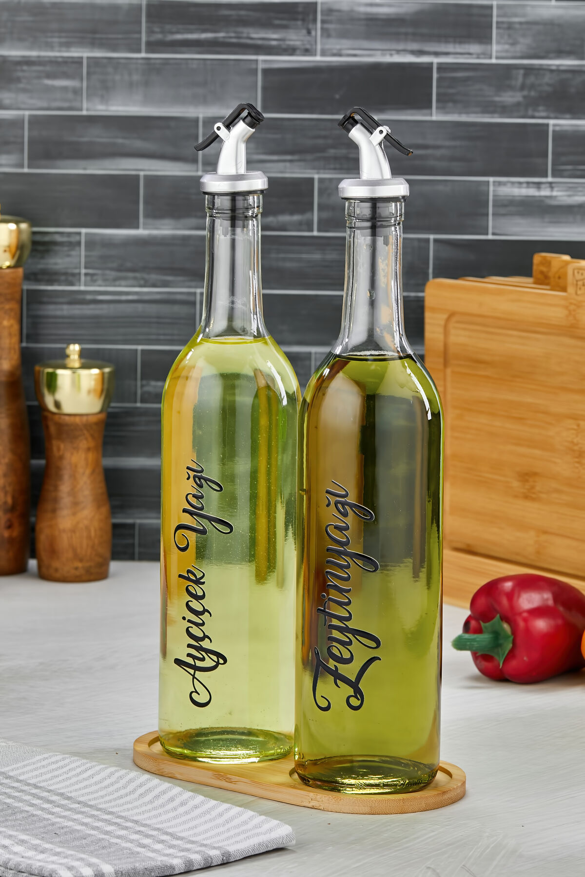 2li 750 ml Ahşap Standlı Transfer Etiketli Ayçiçek Yağı ve Zeytinyağı Şişesi Tıpalı Cam Yağdanlık