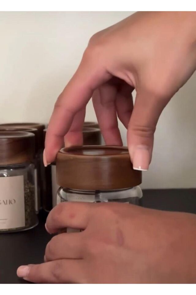 6'lı Akasya Kapaklı Cam Baharat Kavanozu Etiketli Baharat Seti 200ml